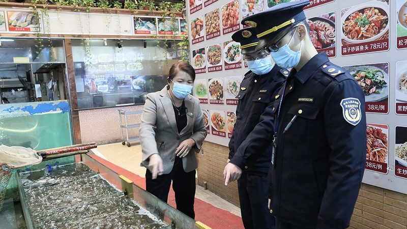 一手货源指的是直接从生产厂家或品牌方获取的货源，具有以下优势：